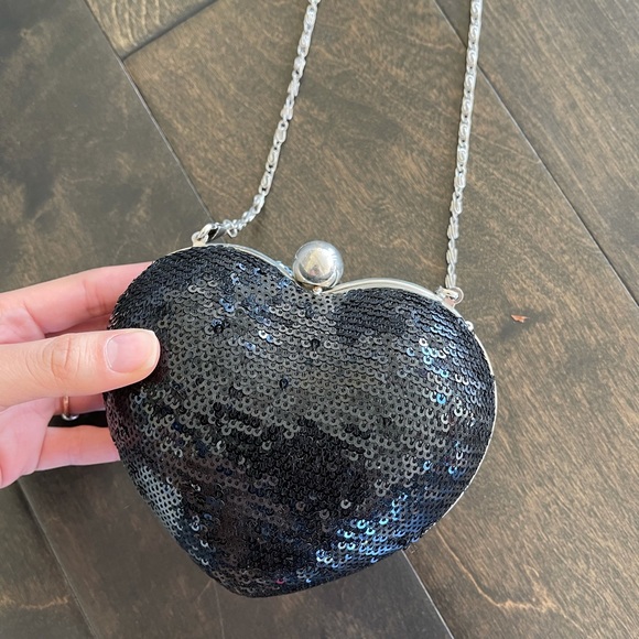 Sequin Heart Crossbody Handbag - Picture 2 of 2